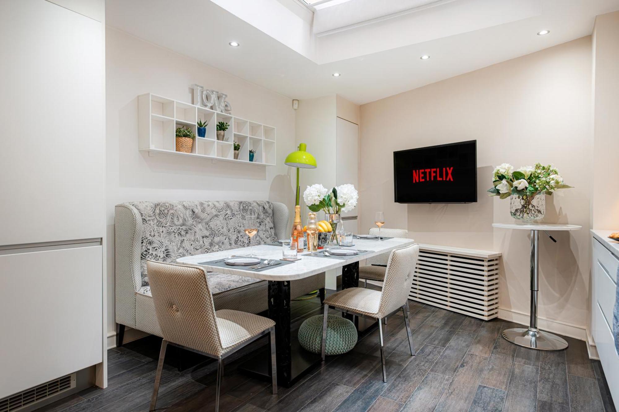 Luxury 3br In Belgravia, Near Victoria Сasa de vacaciones Londres