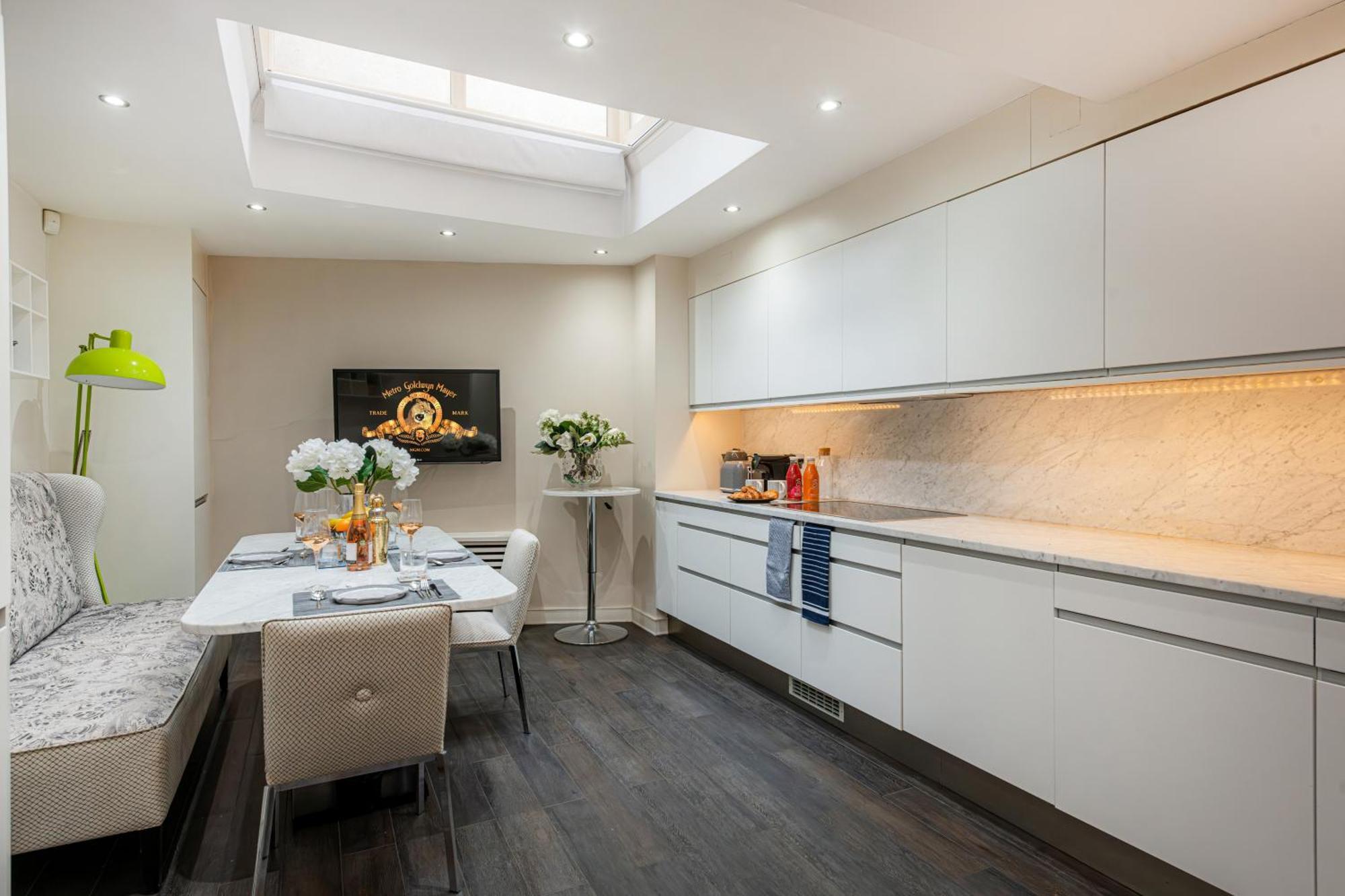 Сasa de vacaciones Luxury 3br In Belgravia, Near Victoria Londres